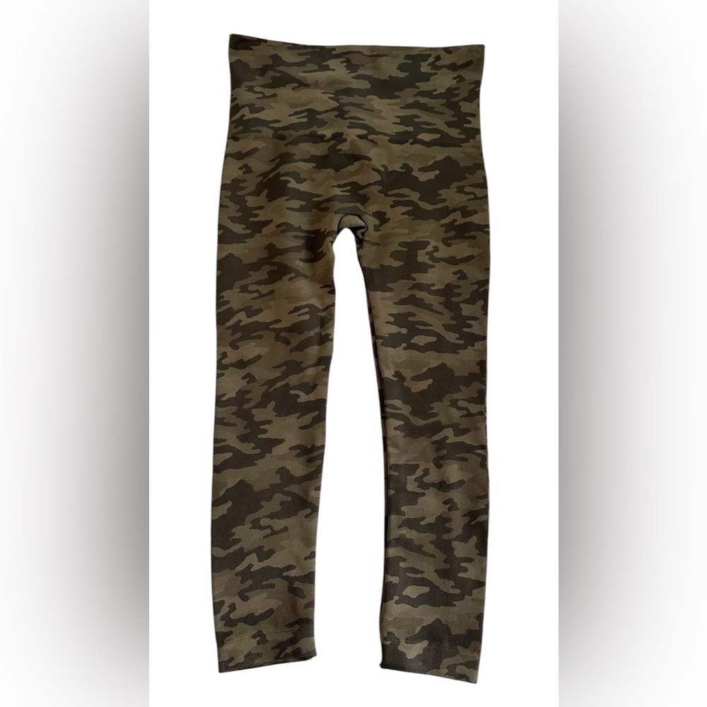 Spanx Look At Me Now Seamless Leggings - Size Medium